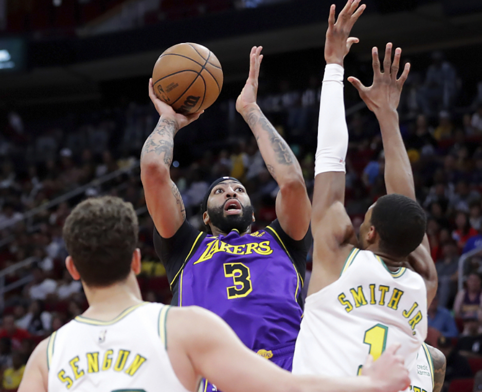 赛地聚焦：欧超杯转会期热度飙升，瓦伦西亚豪取连胜，媒体盛赞，训练强度明显提升的简单介绍